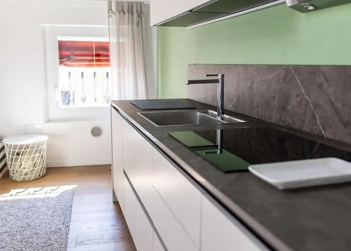 The New Place * Φεράρα